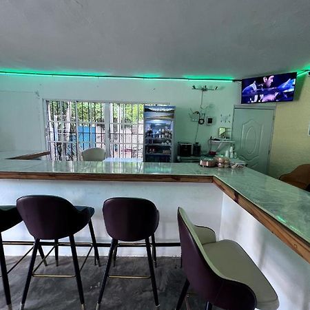 Sunrise Internet Cafe And Hotel لاس تاريناس المظهر الخارجي الصورة