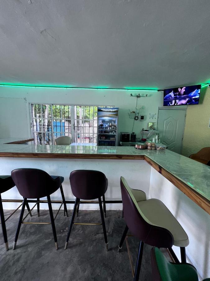 Sunrise Internet Cafe And Hotel لاس تاريناس المظهر الخارجي الصورة