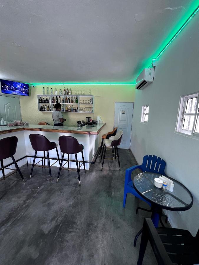 Sunrise Internet Cafe And Hotel لاس تاريناس المظهر الخارجي الصورة